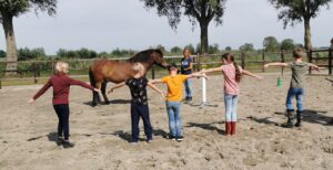 We vinden het belangrijk dat kinderen en hun gezinnen passende hulp en ondersteuning krijgen. Daarom breiden we ons behandelaanbod binnen Kind & Jeugd verder uit